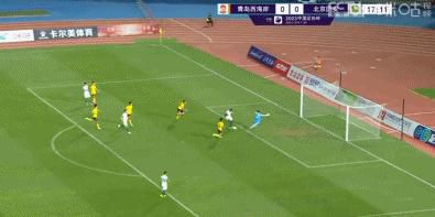 12月16日下午海南岛国际电影节进行了闭幕式，现场成龙、郭富城、王力宏、印度国宝级男演员阿米尔;汗、法国女演员朱丽叶;比诺什、美国演员约翰尼;德普丹麦演员麦斯;米克尔森等众多国内一线大电影明星前来助阵，电影《如珠如宝的人生》主创也一同亮相闭幕式并进行了走红毯环节